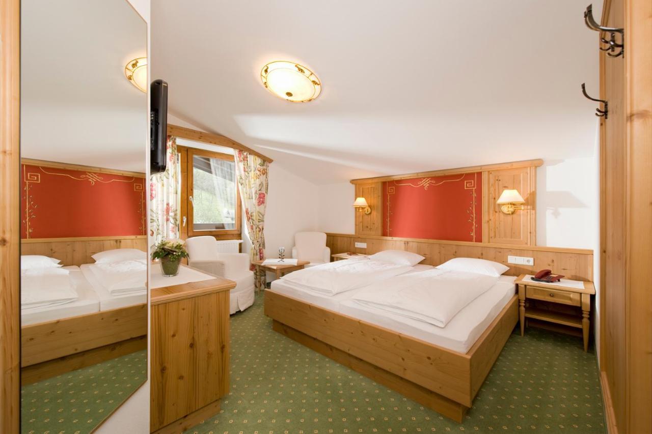 Landhotel Foehrenhof Ellmau Exterior photo