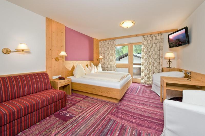 Landhotel Foehrenhof Ellmau Exterior photo